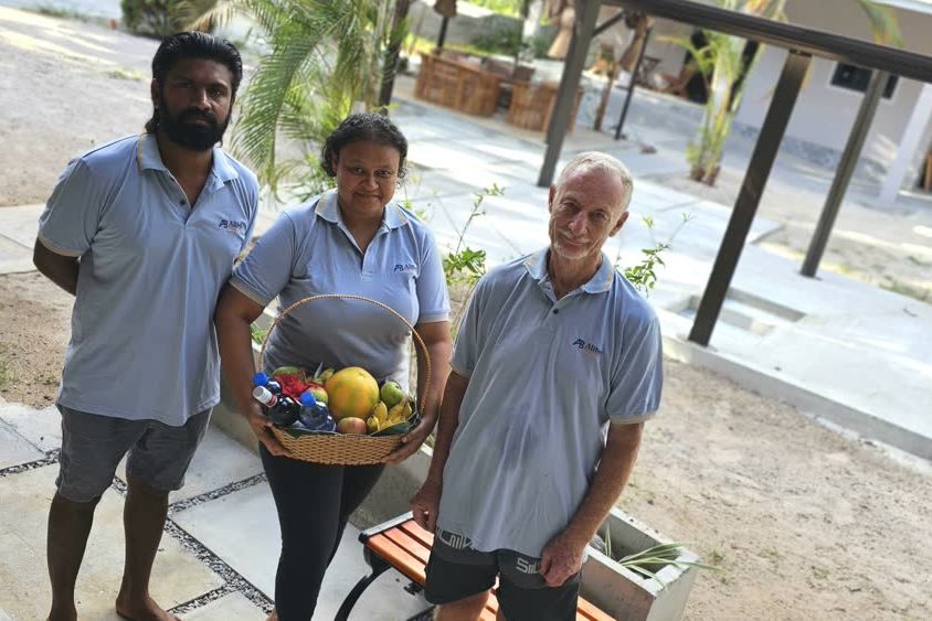 TC, Salifa ve William Bell, AliBel Beach Villa'yı inşa eden ve ağırlayan aile