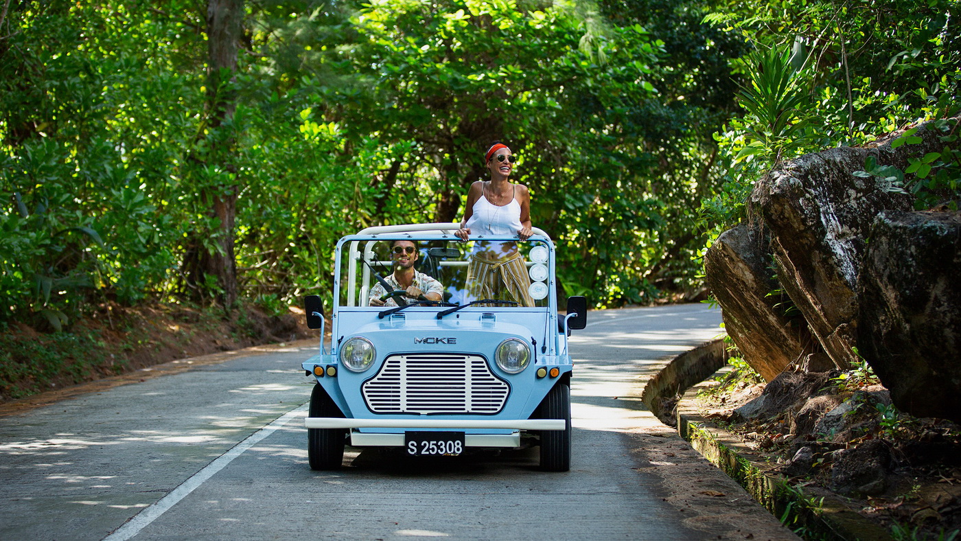 Seyşeller'de klasik Mini Moke ile araç kiralama