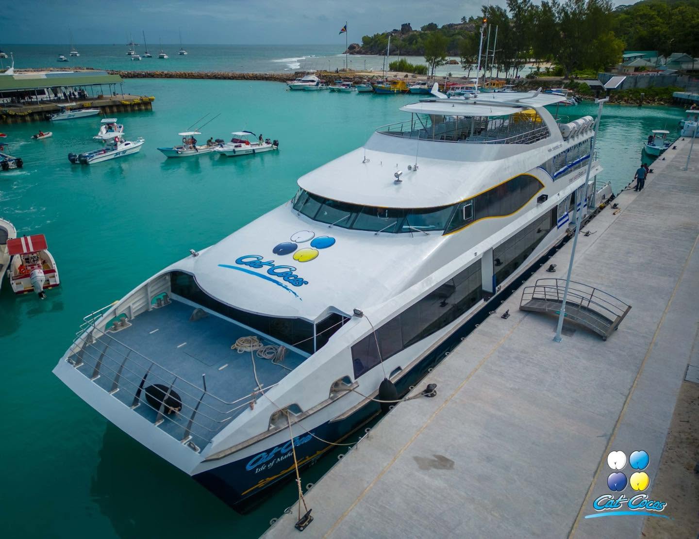 Cat Rose katamaranı, Praslin ile La Digue arasında